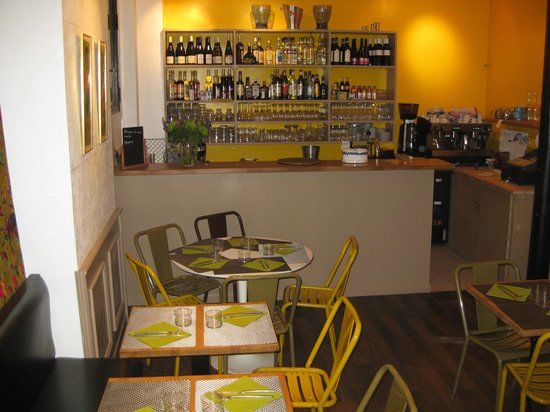 Les Pieds Sous La Table Arago